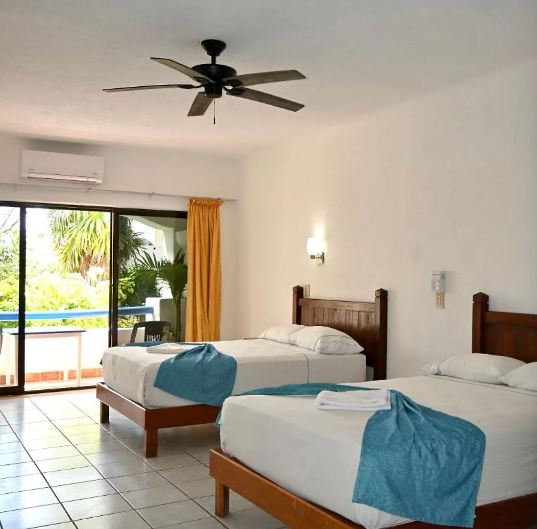 Pelicano Inn Playa Del Carmen - Beachfront Hotel