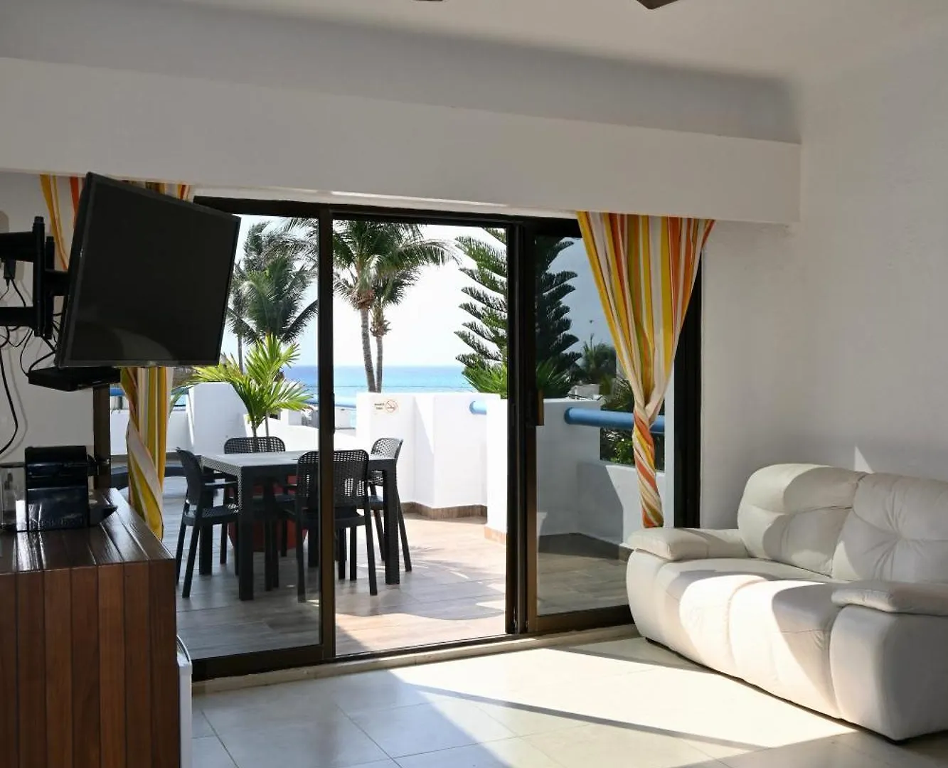 ***  Pelicano Inn Playa Del Carmen - Beachfront Hotel Mexico