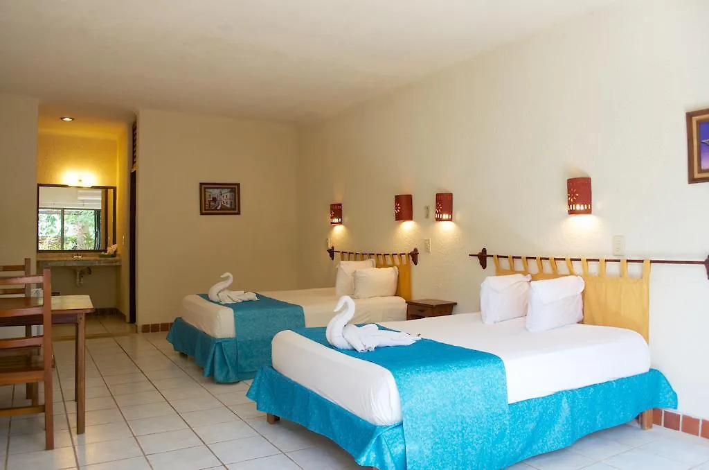 Pelicano Inn Playa Del Carmen - Beachfront Hotel Messico