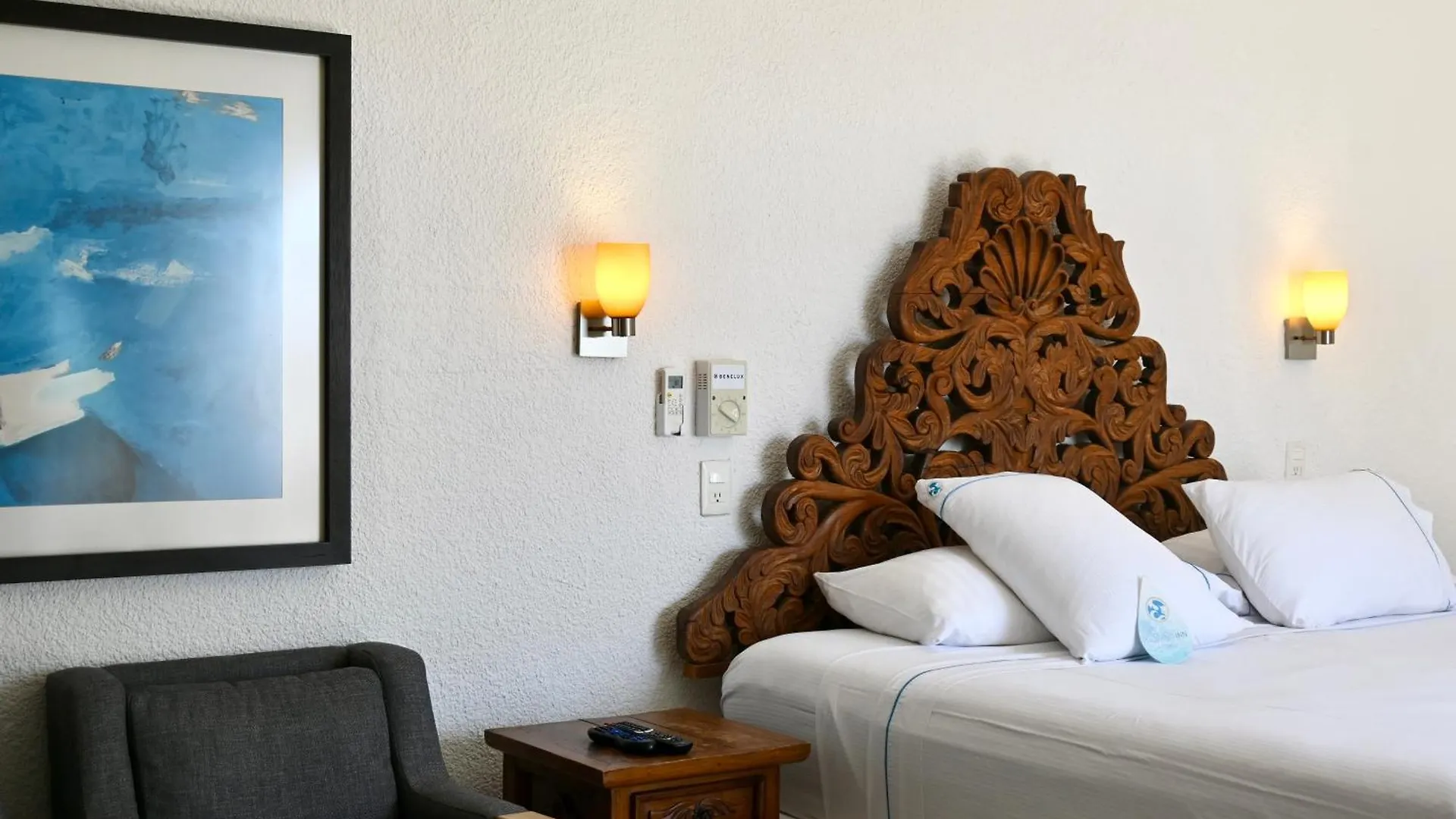 Pelicano Inn Playa Del Carmen - Beachfront Hotel