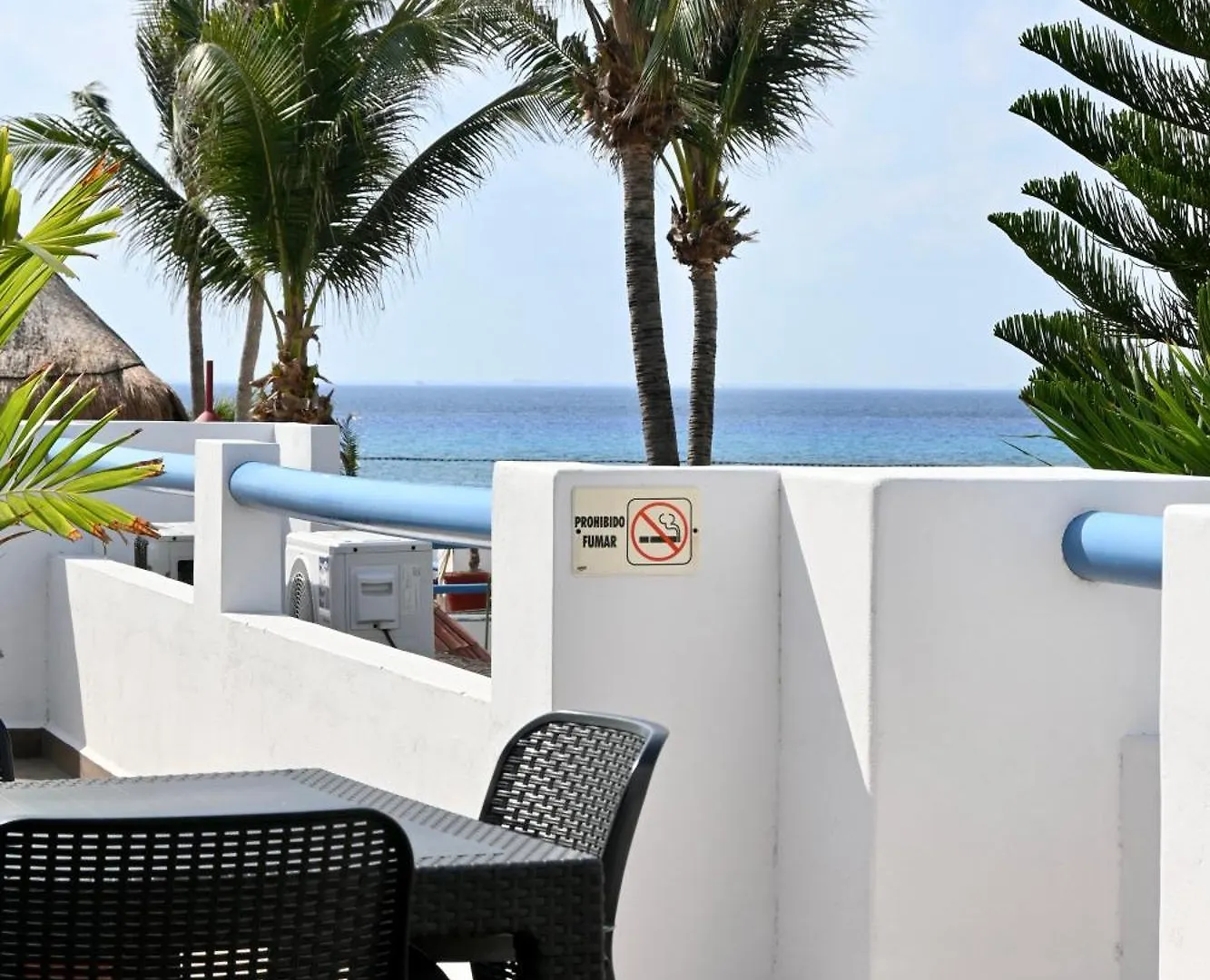 Pelicano Inn Playa Del Carmen - Beachfront Hotel