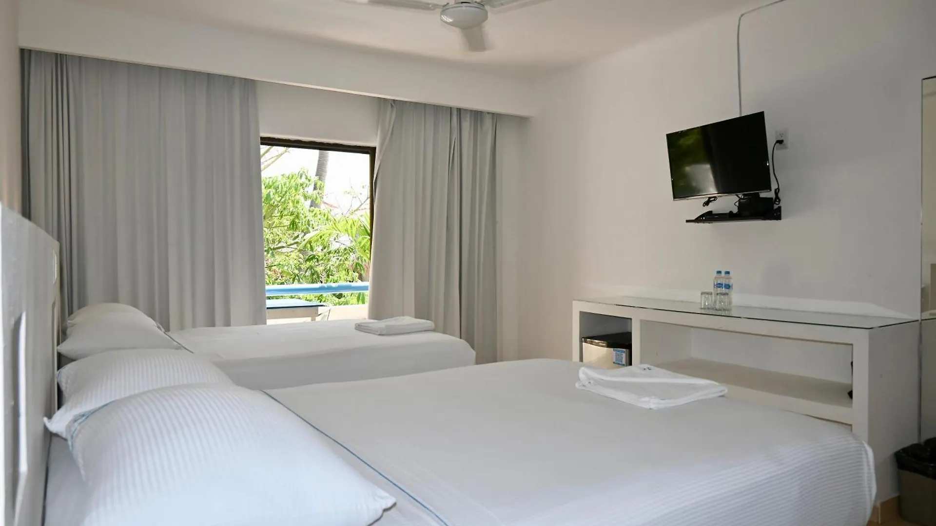 Pelicano Inn Playa Del Carmen - Beachfront Hotel